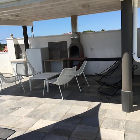 Flori Apartment Reitani Luaran gambar