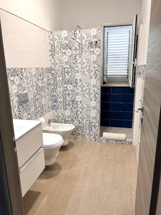 Flori Apartment Reitani Luaran gambar