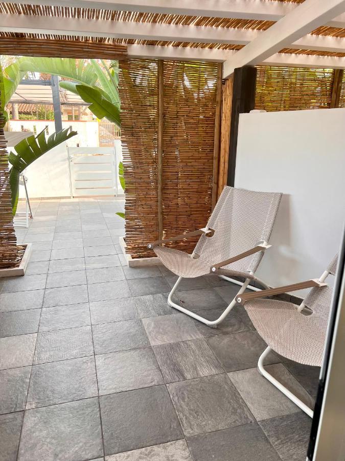 Flori Apartment Reitani Luaran gambar