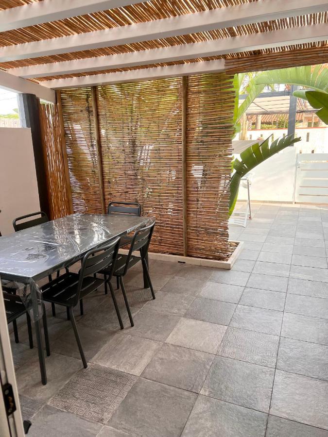 Flori Apartment Reitani Luaran gambar