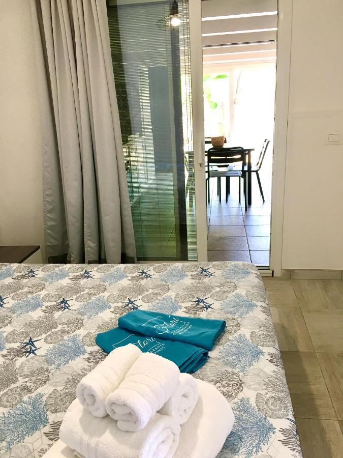 Flori Apartment Reitani Luaran gambar